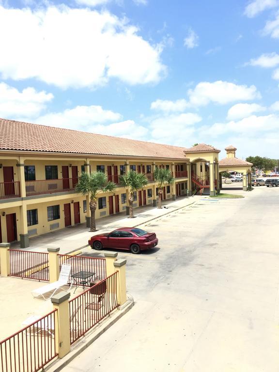 Boca Chica Inn And Suites Brownsville Exteriör bild