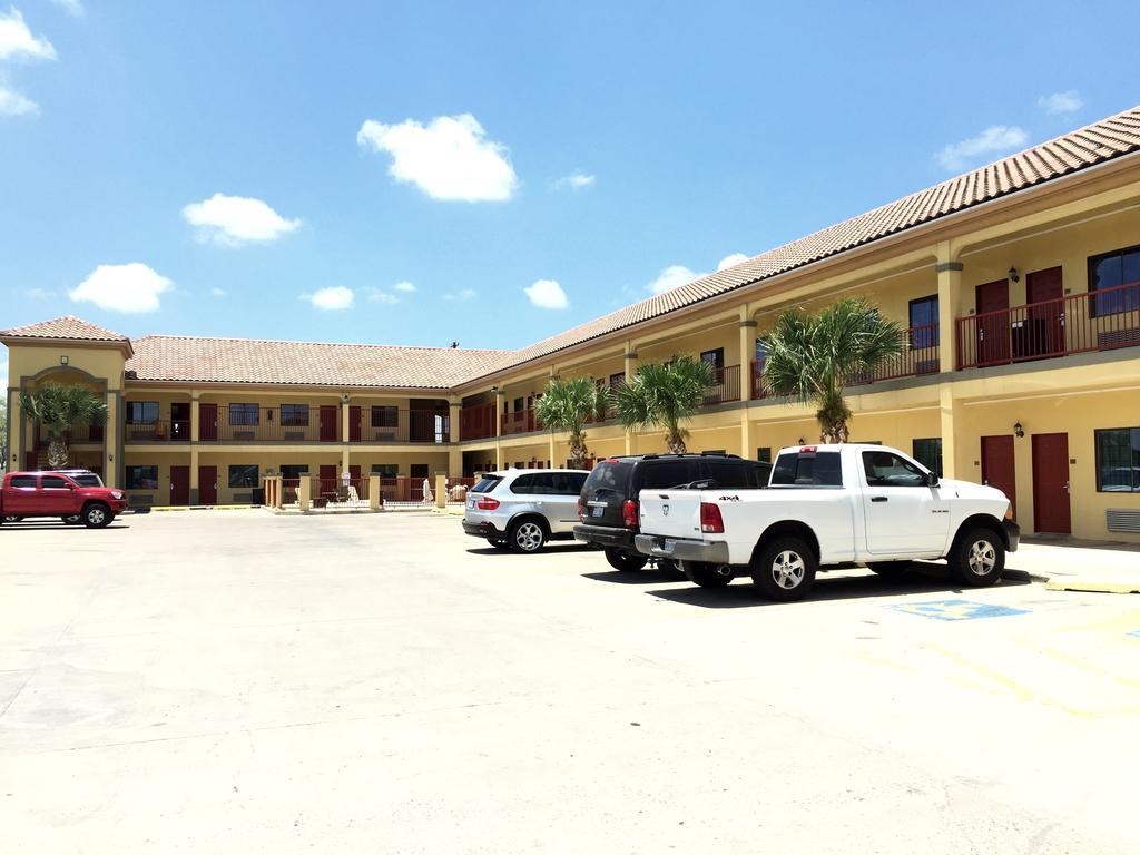 Boca Chica Inn And Suites Brownsville Exteriör bild