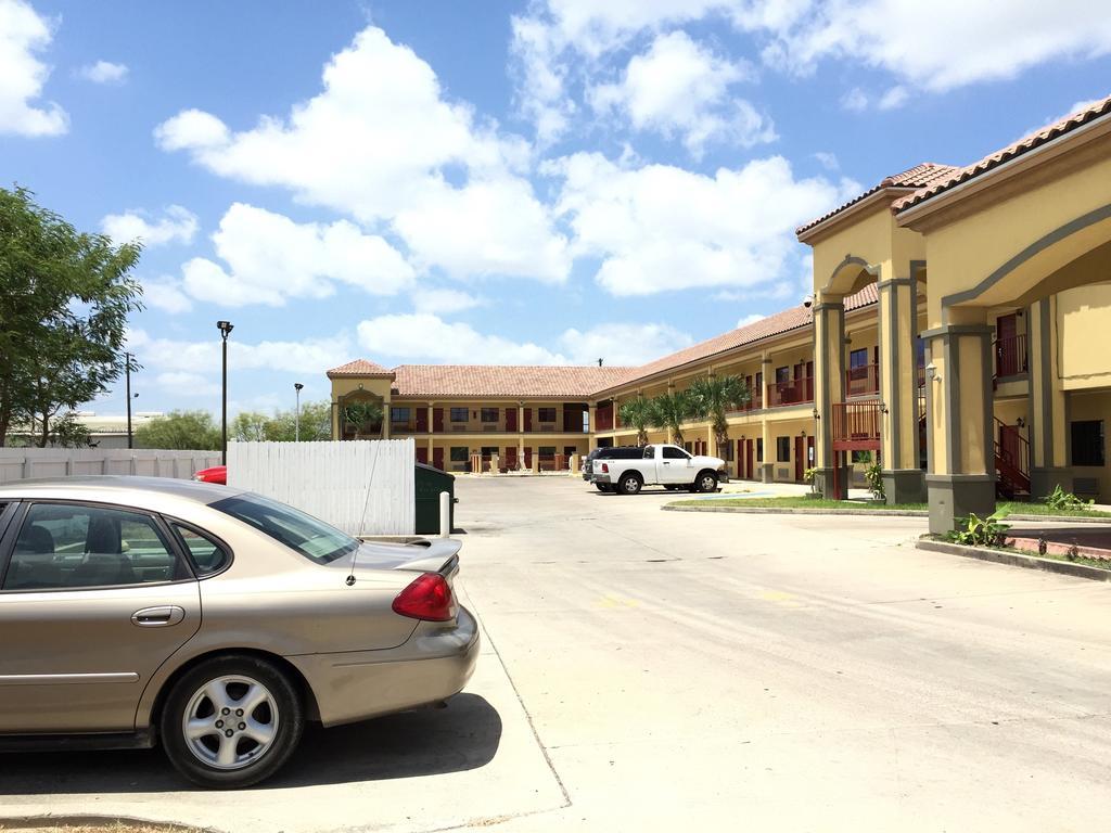 Boca Chica Inn And Suites Brownsville Exteriör bild