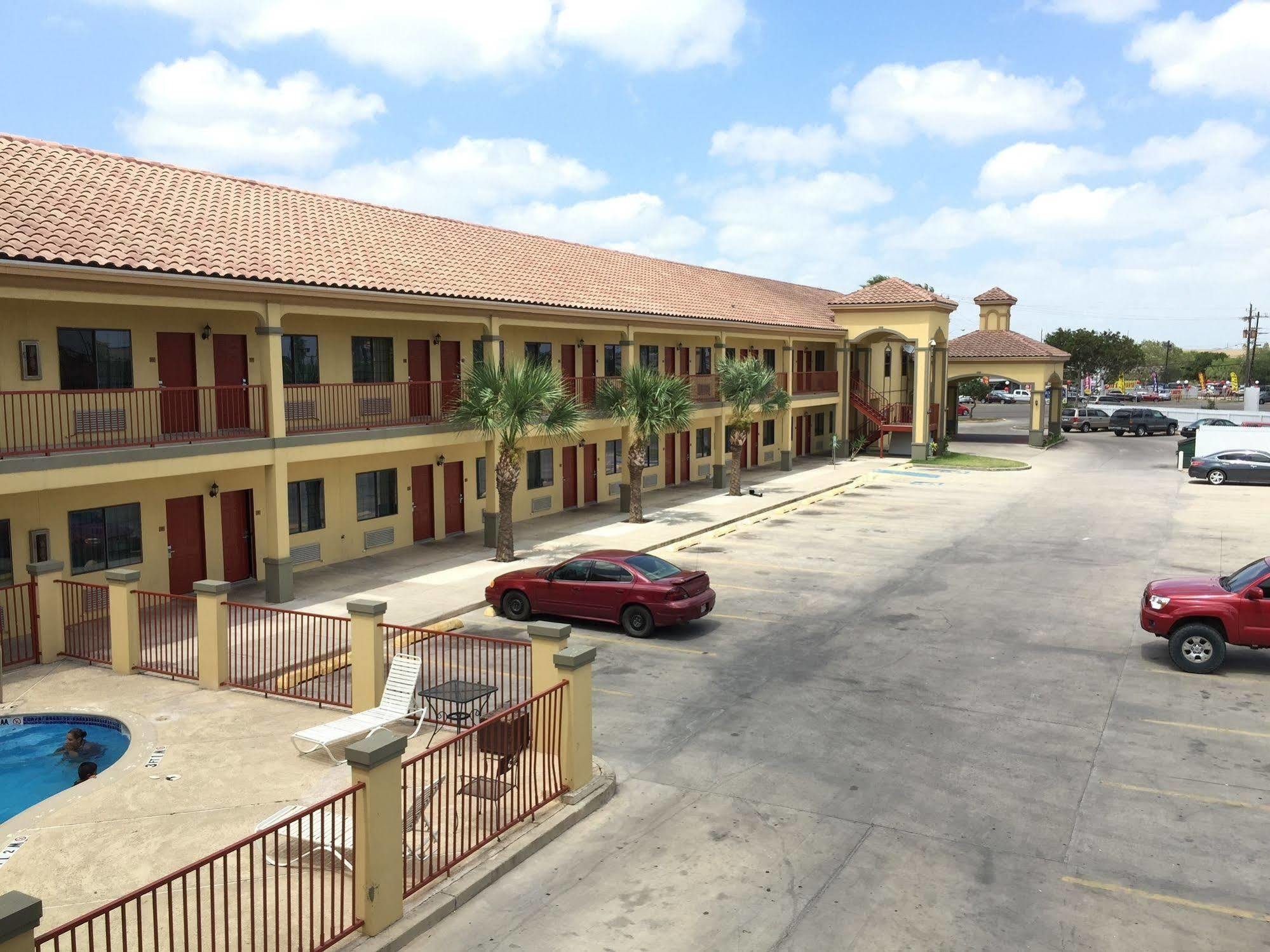 Boca Chica Inn And Suites Brownsville Exteriör bild